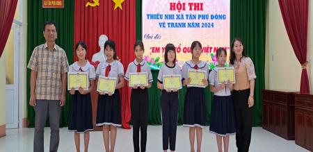 HỘI THI THIẾU NHI XÃ TÂN PHÚ ĐÔNG VẼ TRANH CHỦ ĐỀ “EM YÊU TỔ QUỐC VIỆT NAM”