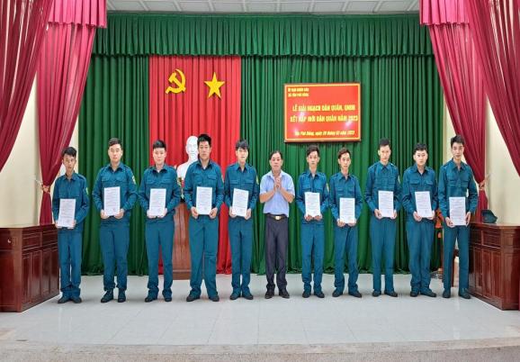 UBND XÃ TÂN PHÚ ĐÔNG GIẢI NGẠCH – KẾT NẠP MỚI DÂN QUÂN NĂM 2023 UBND XÃ TÂN PHÚ ĐÔNG GIẢI NGẠCH – KẾT NẠP MỚI DÂN QUÂN NĂM 2023